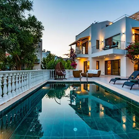 Luxury Mediterranean With Private Pool Willa *