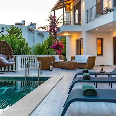 Luxury Mediterranean With Private Pool ヴィラ *